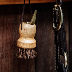 Pequena limpadora de casco Kentucky Castanho