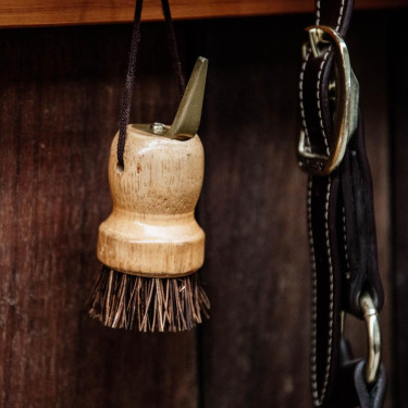 Pequena limpadora de casco Kentucky Castanho