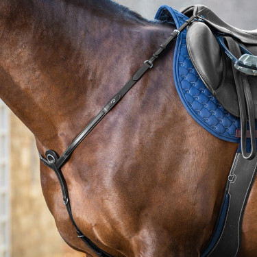 Peitoral New English Collection da Dy'on Preto