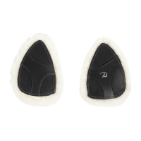 Protetor de peitoral em pele de carneiro vegana Dy'on Preto Protetor de peitoral em pele de carneiro vegana Dy'on Preto