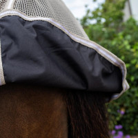 Capa anti-moscas com proteção ventral Comfort Kentucky Bege aos quadrados Capa anti-moscas com proteção ventral Comfort Kentucky Bege aos quadrados