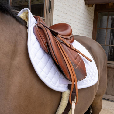 Manta de sela em pele de carneiro Skin Friendly Diamond Jumping Kentucky Branco