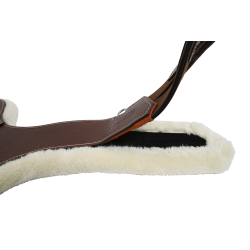 Forro para cilha com bavete Antares em pele de carneiro sintética