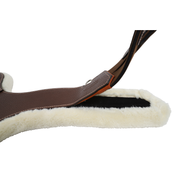 Forro para cilha com bavete Antares em pele de carneiro sintética