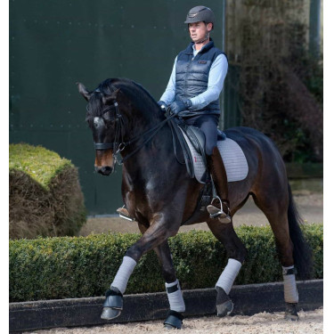 Tapete LeMieux Suede Dressage Square Cinzento Tapete LeMieux Suede Dressage Square Cinzento