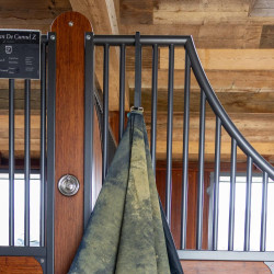 Gancho Porta-cobertores Mat Grooming Deluxe da Kentucky Preto