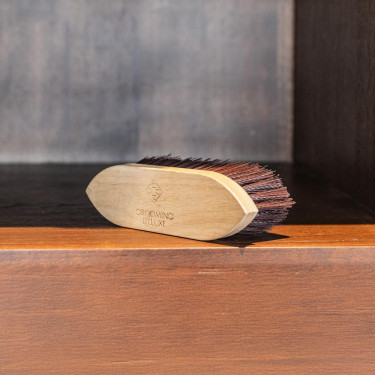 Escova Classic de madeira curta e dura Grooming Deluxe by Kentucky Castanho