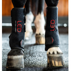 Guêtres de terapia Horseware com luzes LED vermelhas Preto / preto