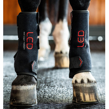 Guêtres de terapia Horseware com luzes LED vermelhas Preto / preto