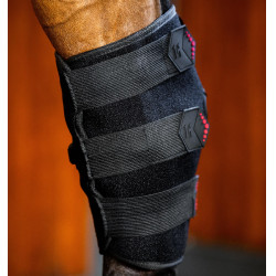 Proteção de curvilhão de terapia Horseware com luz LED vermelha Preto / preto Proteção de curvilhão de terapia Horseware com luz LED vermelha Preto / preto