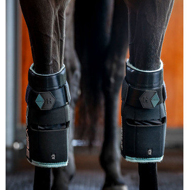 Joelheiras equestres Horseware Ice-Vibe com massagem Joelheiras equestres Horseware Ice-Vibe com massagem