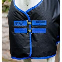 Capa Horseware Amigo Ripstop 900D Plus Pônei Turnout 100g Preto / azul clássico Capa Horseware Amigo Ripstop 900D Plus Pônei Turnout 100g Preto / azul clássico