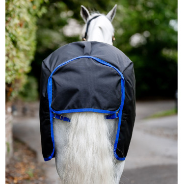 Capa Horseware Amigo Ripstop 900D Plus Pônei Turnout 100g Preto / azul clássico Capa Horseware Amigo Ripstop 900D Plus Pônei Turnout 100g Preto / azul clássico