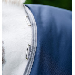 Capa Horseware Amigo 1200D XL Turnout 50g Marinho / cinza titânio / prata Azul-marinho Capa Horseware Amigo 1200D XL Turnout 50g Marinho / cinza titânio / prata Azul-marinho
