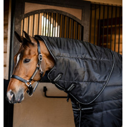 Cobertura de estábulo Horseware Amigo Ripstop Insulator Plus 200g Preto / preto / prata Cobertura de estábulo Horseware Amigo Ripstop Insulator Plus 200g Preto / preto / prata