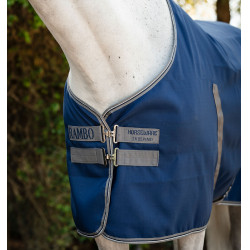 Cobertura de box Horseware Rambo forro de microfibra Marinho / tempestade / cinza prateado Azul-marinho Cobertura de box Horseware Rambo forro de microfibra Marinho / tempestade / cinza prateado Azul-marinho