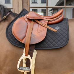 Manta de sela em pele de carneiro Skin Friendly Diamond Jumping Kentucky Preto