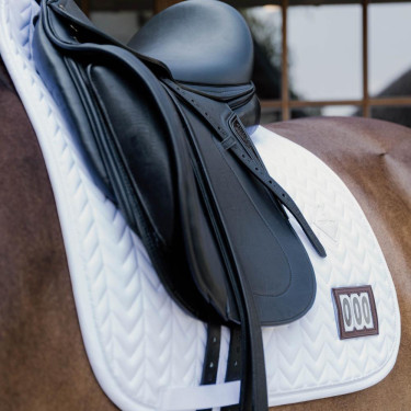Almofada de sela de competição Fishbone com 2 números Kentucky Dressage Branco Almofada de sela de competição Fishbone com 2 números Kentucky Dressage Branco