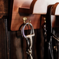 Suporte de cabeçadas equestre em bambu Kentucky