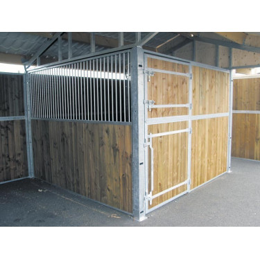 Box de pasto La Gée de duas águas