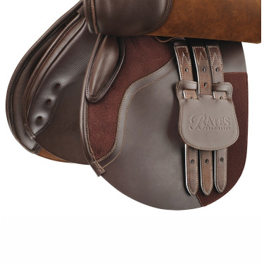 Sela Bates Caprilli Close Contact Hart Castanho