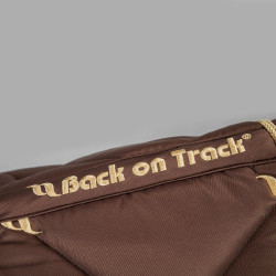Almofada de Selim Dressage Night Collection Back On Track Café Castanho
