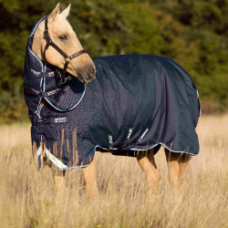 Capa Horseware Amigo® Bravo 12 Plus Lite 0g 1200D Azul-marinho Capa Horseware Amigo® Bravo 12 Plus Lite 0g 1200D Azul-marinho