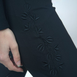 Calça Flags & Cup Nakina Júnior Caviar Preto Calça Flags & Cup Nakina Júnior Caviar Preto