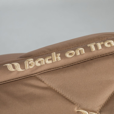 Almofada de Selim Dressage Night Collection Back On Track Nougat Castanho