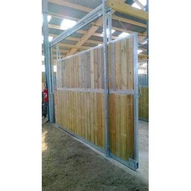 Séparation de box coulissante plein bois 4 m La Gée