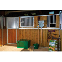 Janela fixa gradeada com...