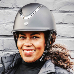 Capacete EQ3 Pardus smooth Back on Track com catraca Capacete EQ3 Pardus smooth Back on Track com catraca
